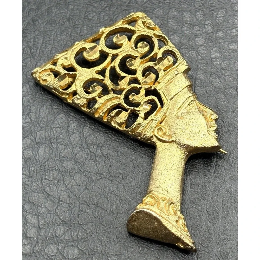 Vintage Egyptian Revival Pharaoh Nefertiti Head Brooch Openwork Gold Tone